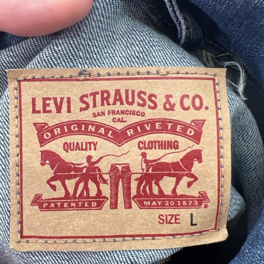 Levi's Trucker Jean Jacket Women L Blue Hand Painted Boho Graphic Celtic Cross - Picture 12 of 15